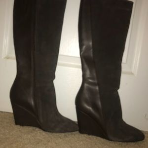 Sz 8M Brown Wedge Boot